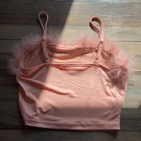 Fluffy Rimmed Crop Top - Picture 3 of 3